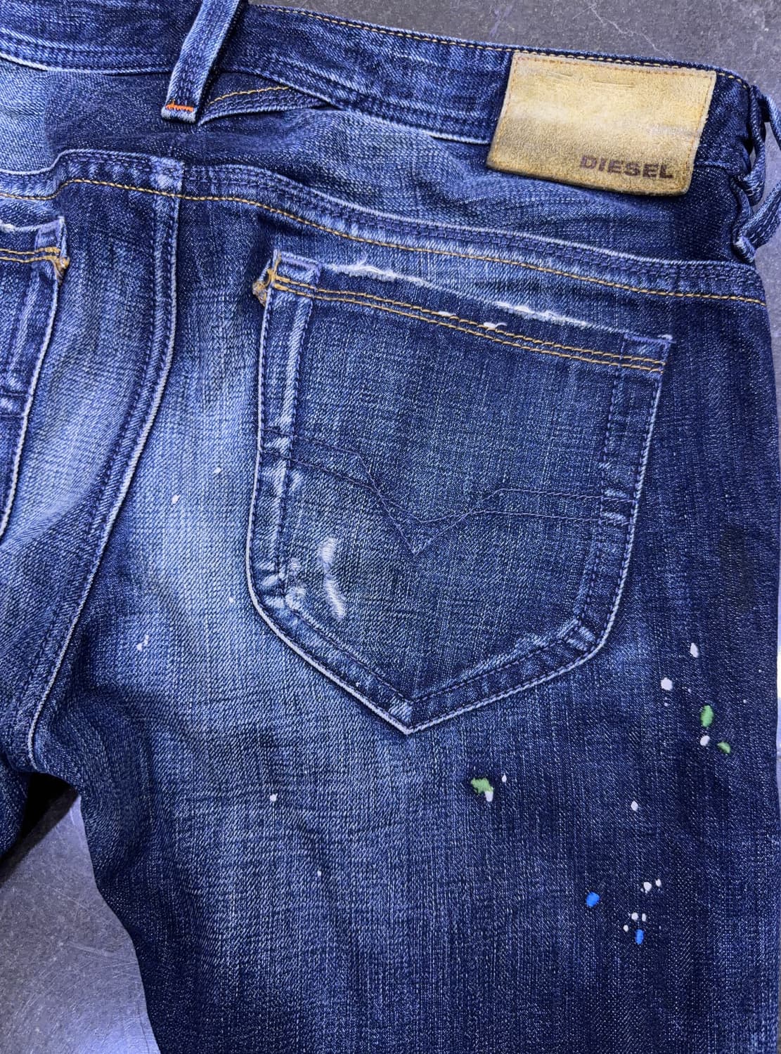 디젤 타나즈 DNA 슬림 스키니 빈티지 워싱 데미지 페인팅 데님팬츠 30 상품이미지7