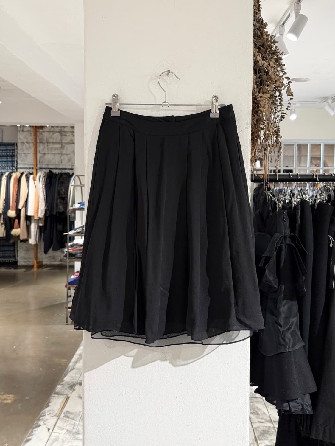 다이앤 본 퍼스텐버그 블랙 쉬폰 미디 스커트 상품이미지5