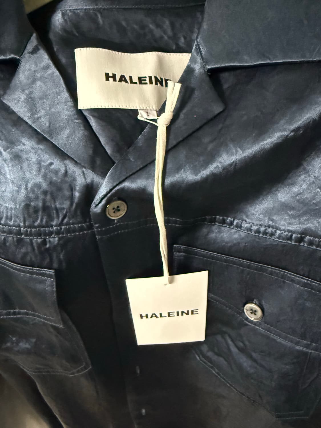 알렌느 OPEN-COLLAR WRINKLED SATIN SHIRT  상품이미지4