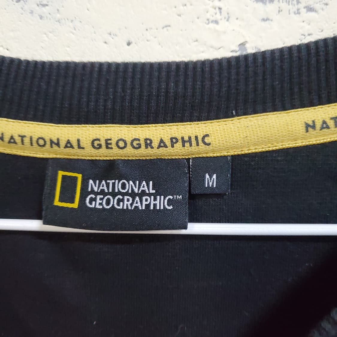 내셔널지오그래픽 검정색 맨투맨  상품이미지4