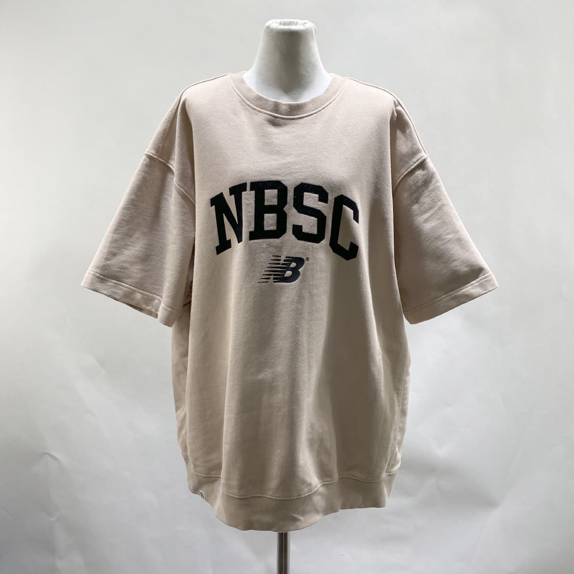 뉴발란스 남성캐쥬얼반팔티 베이지 110  상품이미지1