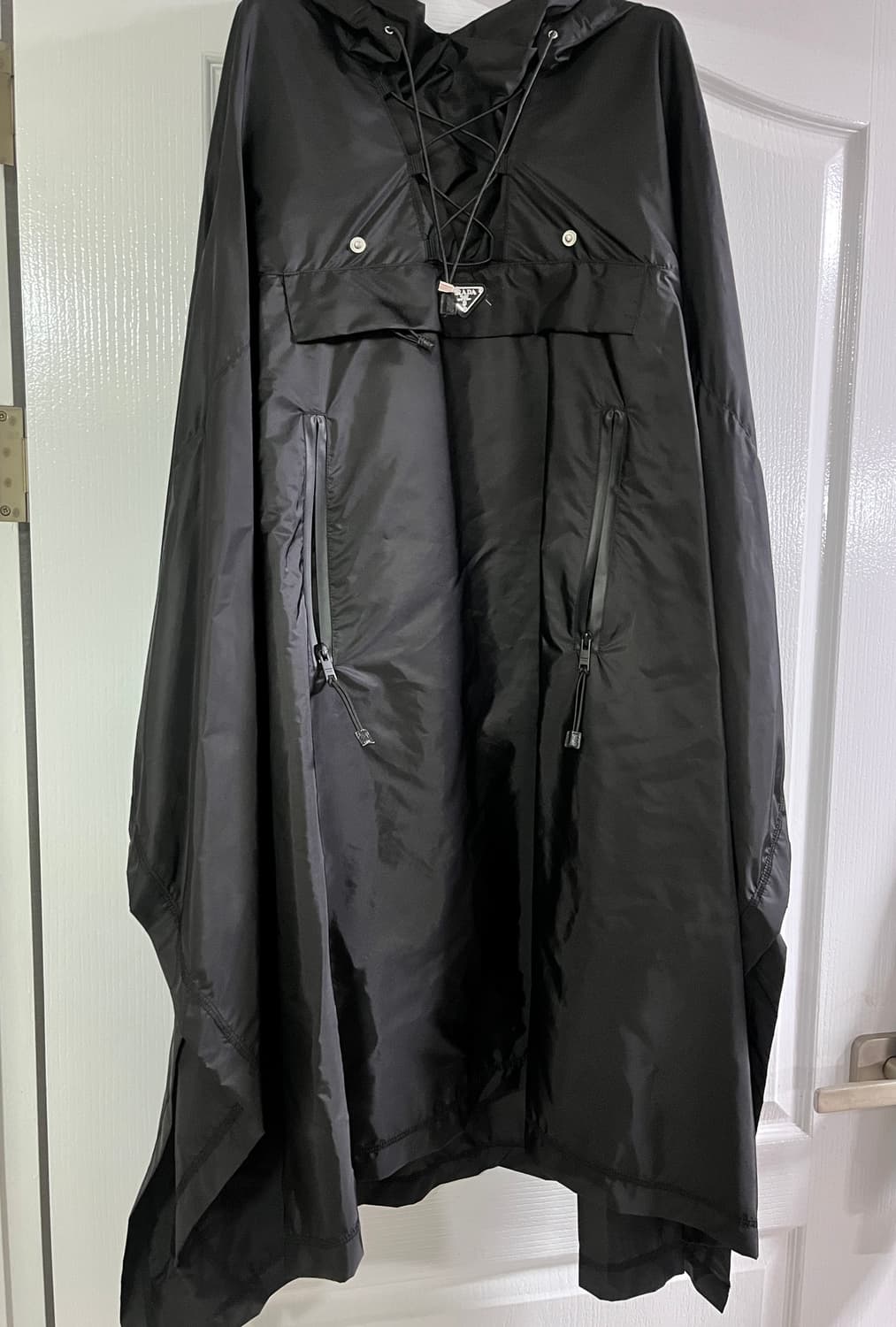 프라다 블랙 후드 판초 바람막이 새상품36 상품이미지1