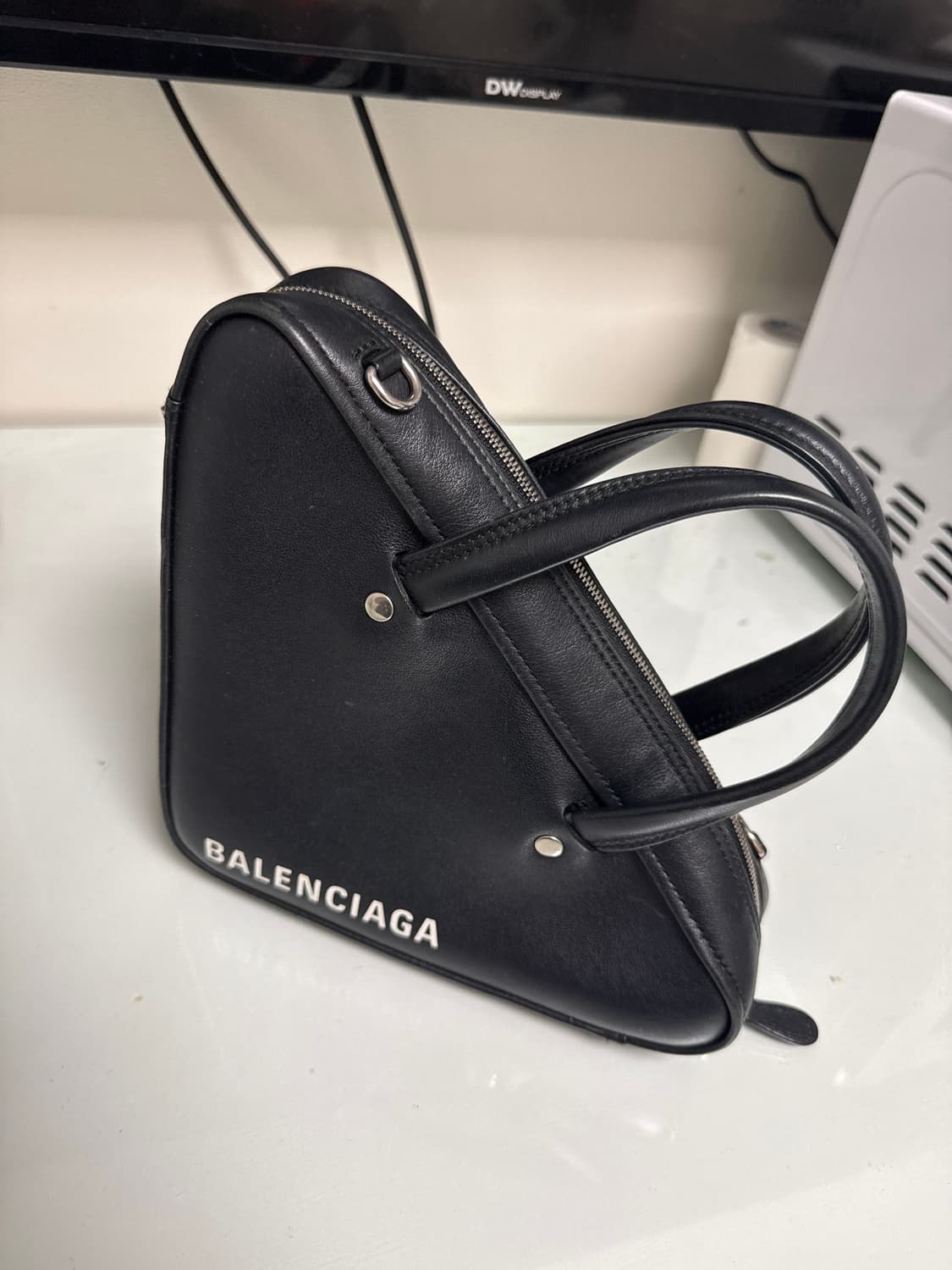 발렌시아가 트라이앵글 토트백 상품이미지1