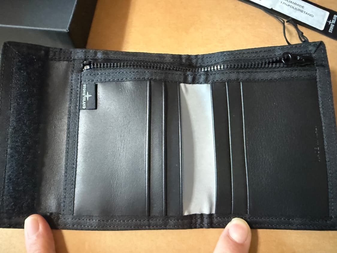 스톤아일랜드 리플렉티브 패널 벨크로 소가죽 지갑 상품이미지3