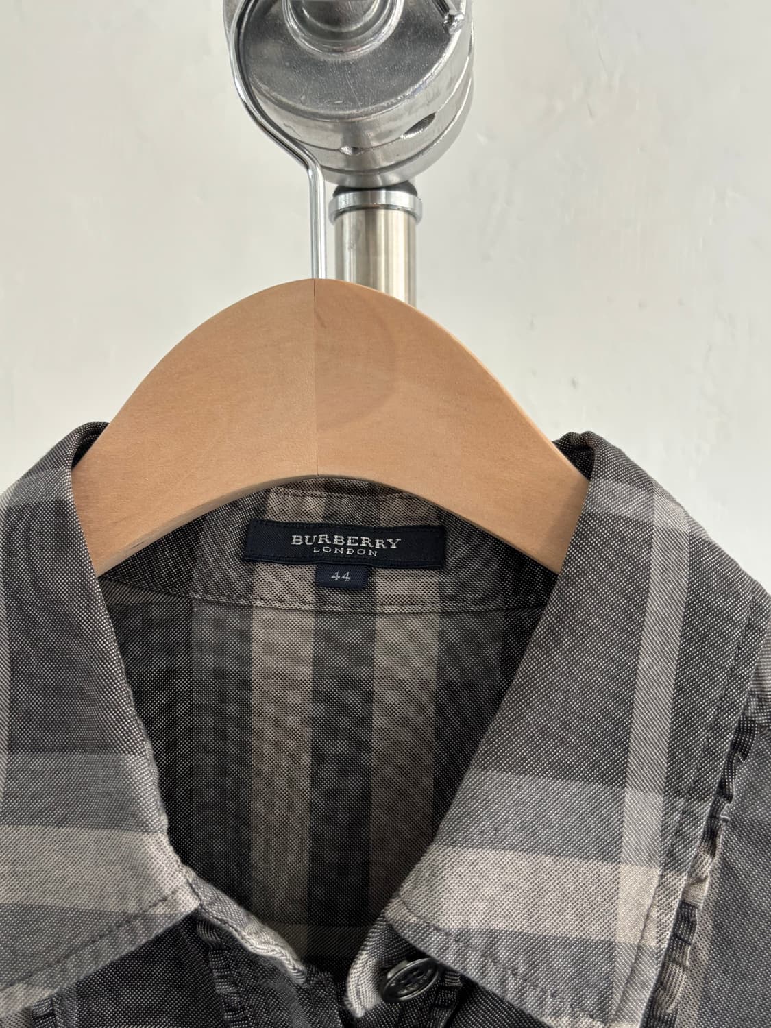Burberry 버버리 그레이 노바체크 프릴버튼 셔츠 상품이미지3