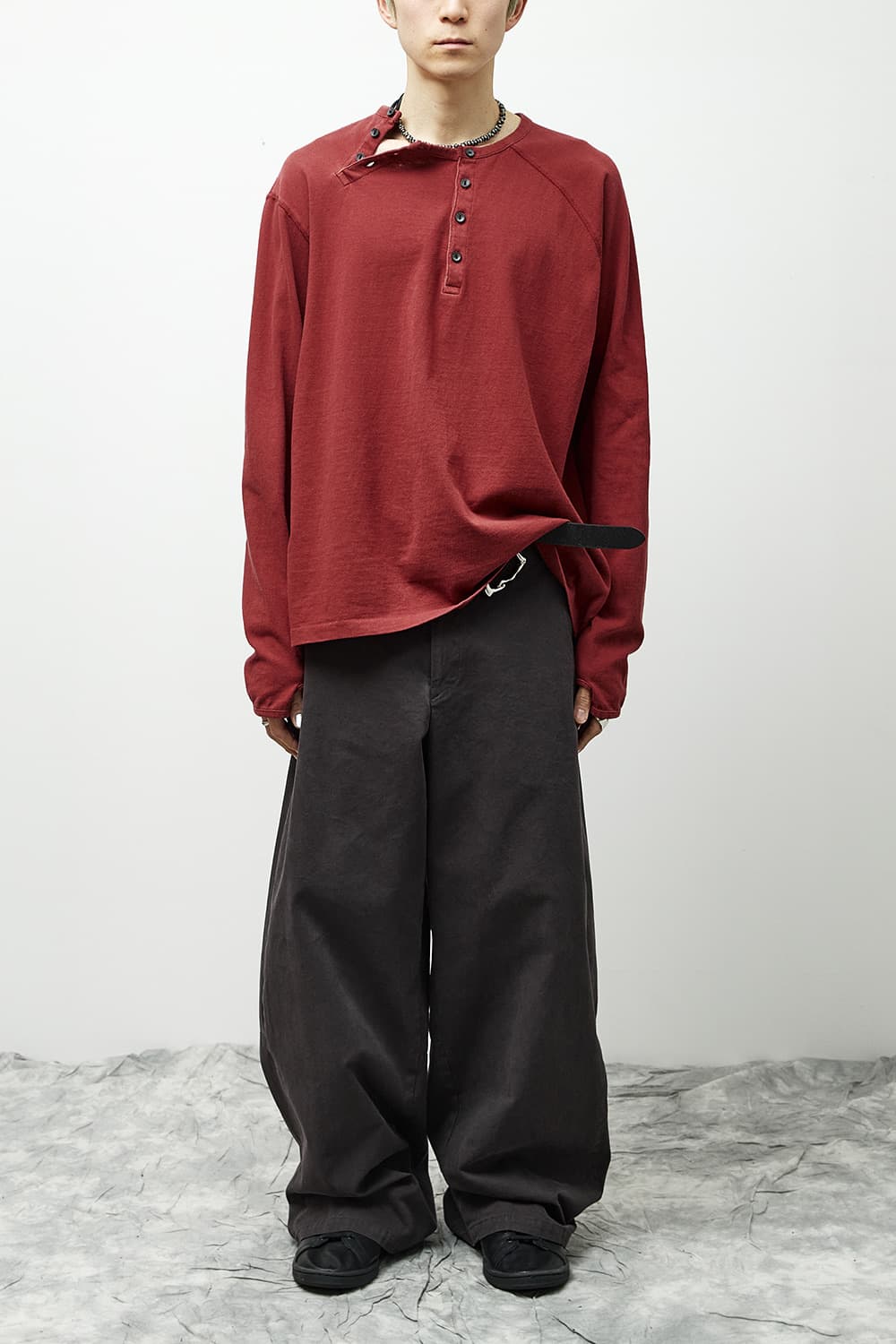 해칭룸 더블 헨리넥 티 Bleached Red 상품이미지2