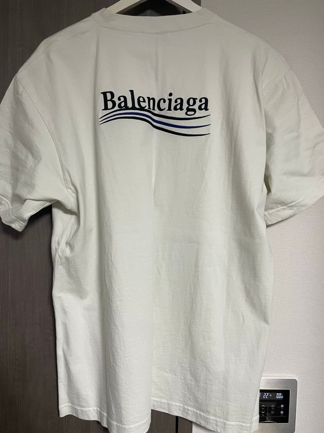 발렌시아가 남성 자수 웨이브 로고 그레이 반팔티 상품이미지2