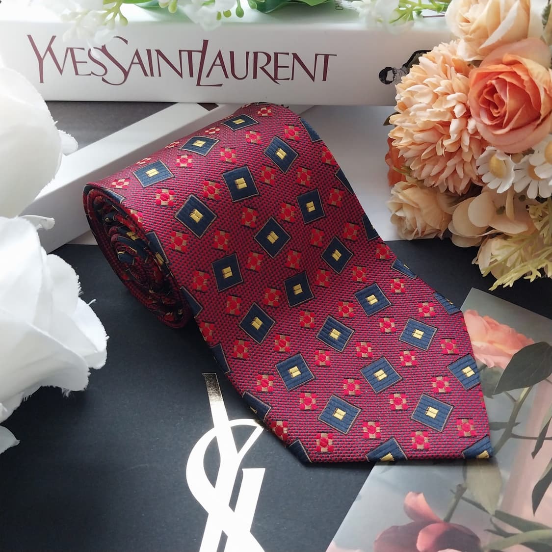 입생로랑 실크 레드 자카드 패턴 넥타이 9.5cm A+등급 K2514
 상품이미지4