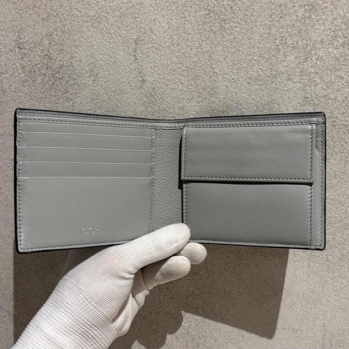 A+ OS사이즈 디올 그래비티 그라데이션 포켓 반지갑 블랙그레이 상품이미지6