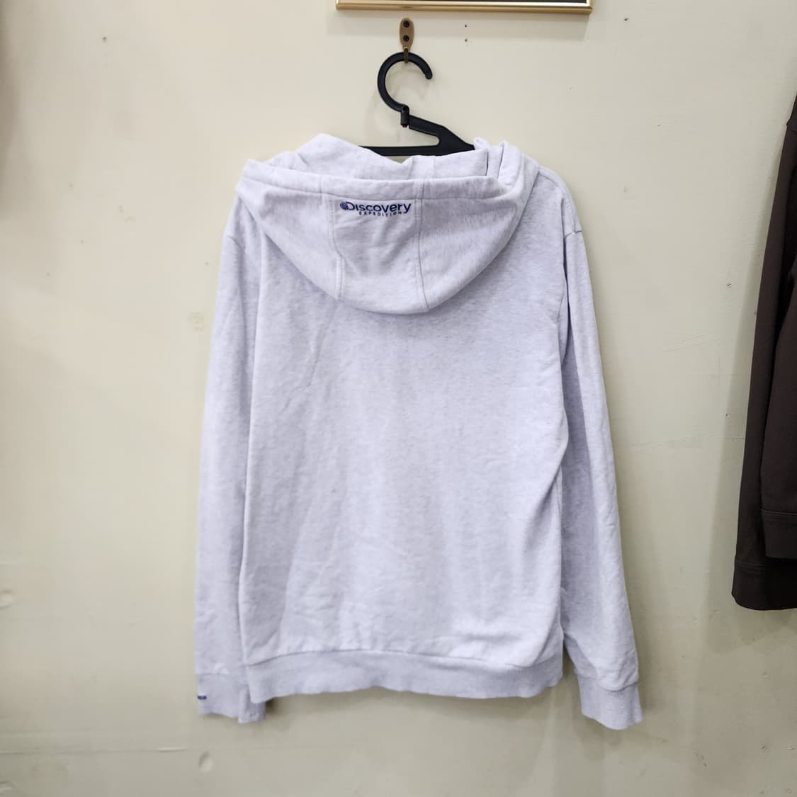 디스커버리 얇은기모 로고 후드 그레이 상품이미지3