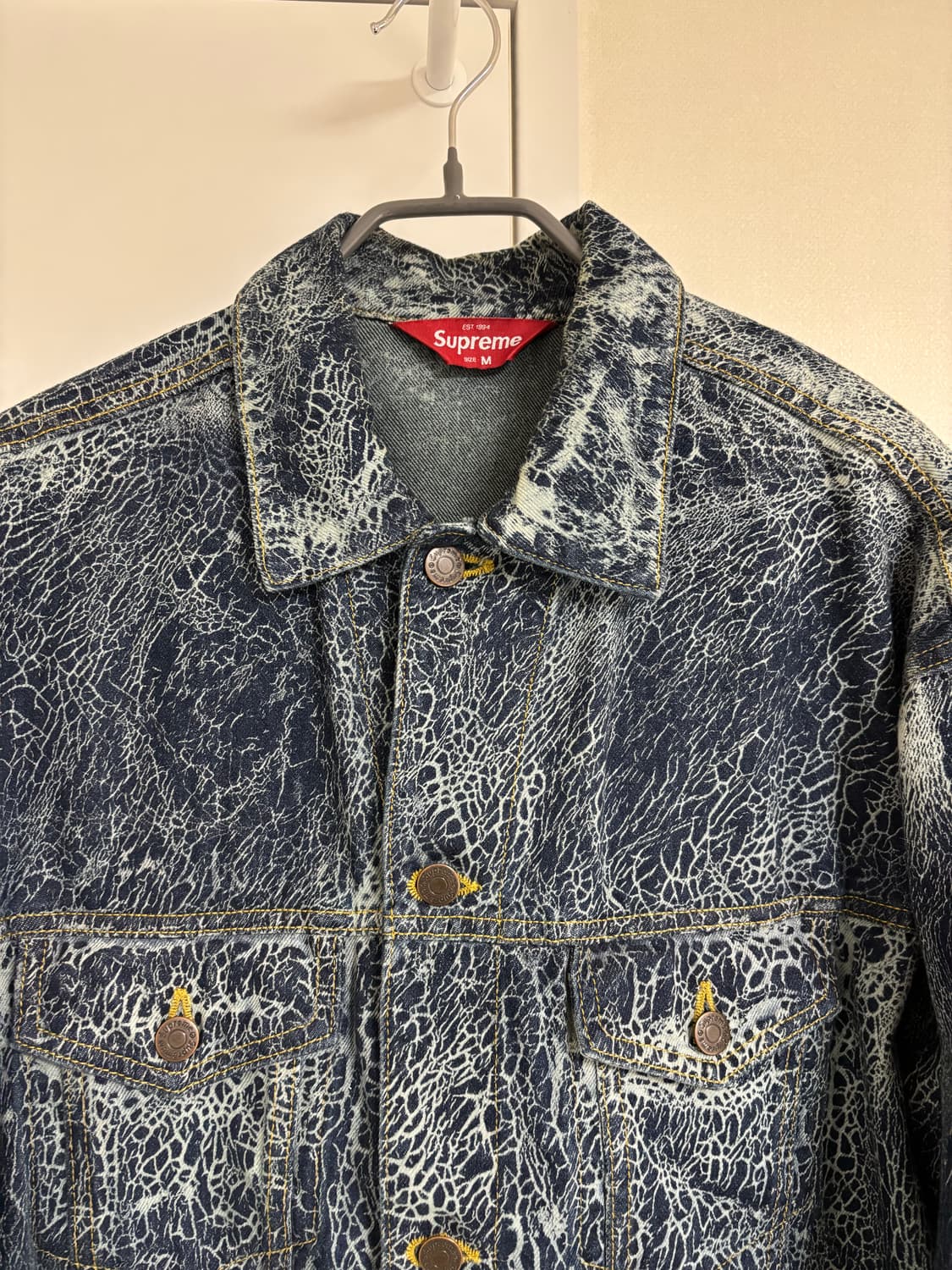 슈프림 23FW 크랙클 데님 셋업 (자켓,팬츠) 상품이미지4