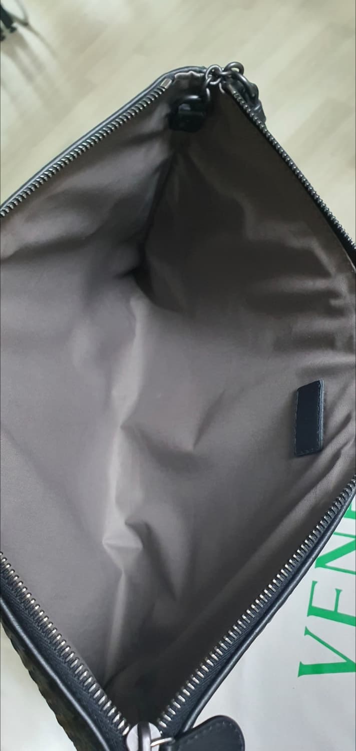 (미사용)보테가베네타 클러치/클러치백 라지 새상품급 정품(영수증O) 상품이미지9