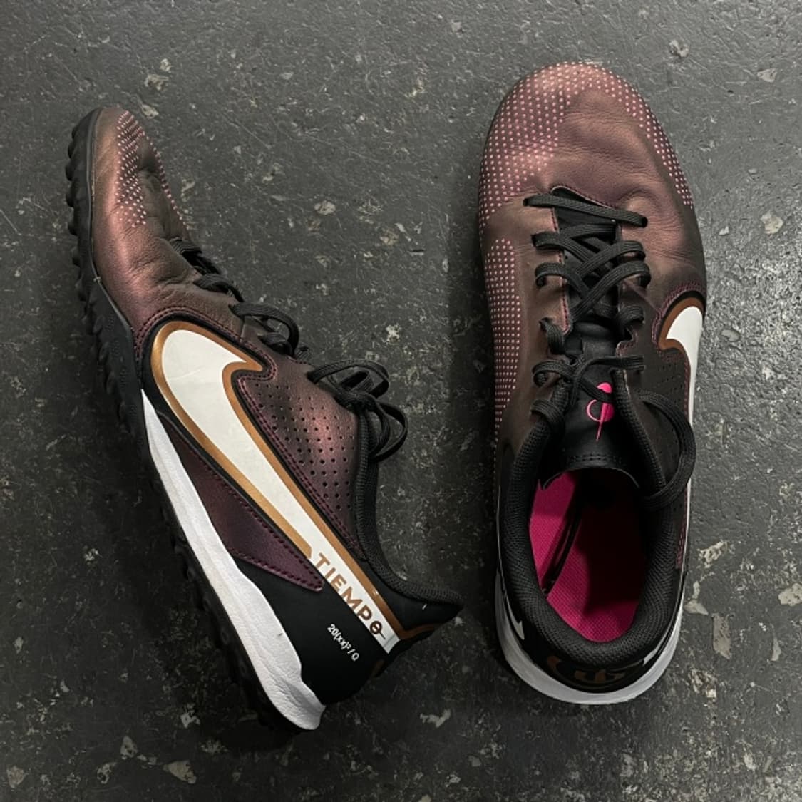 260 나이키 리액트 티엠포 레전드 9 프로 풋살화  상품이미지1