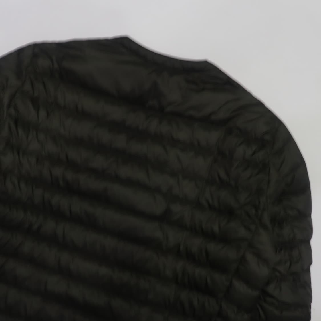 유니클로 카키 다운 브이넥 경량 가디건 패딩 상품이미지5