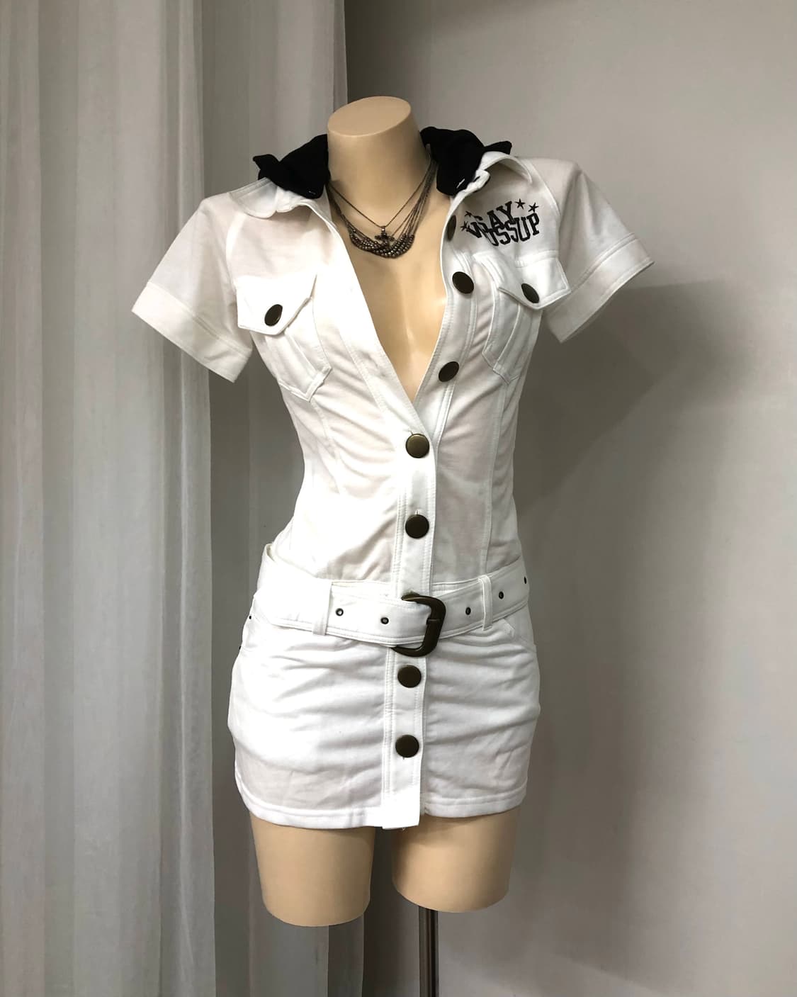 onee gyaru st logo white hood bodysuit 상품이미지1