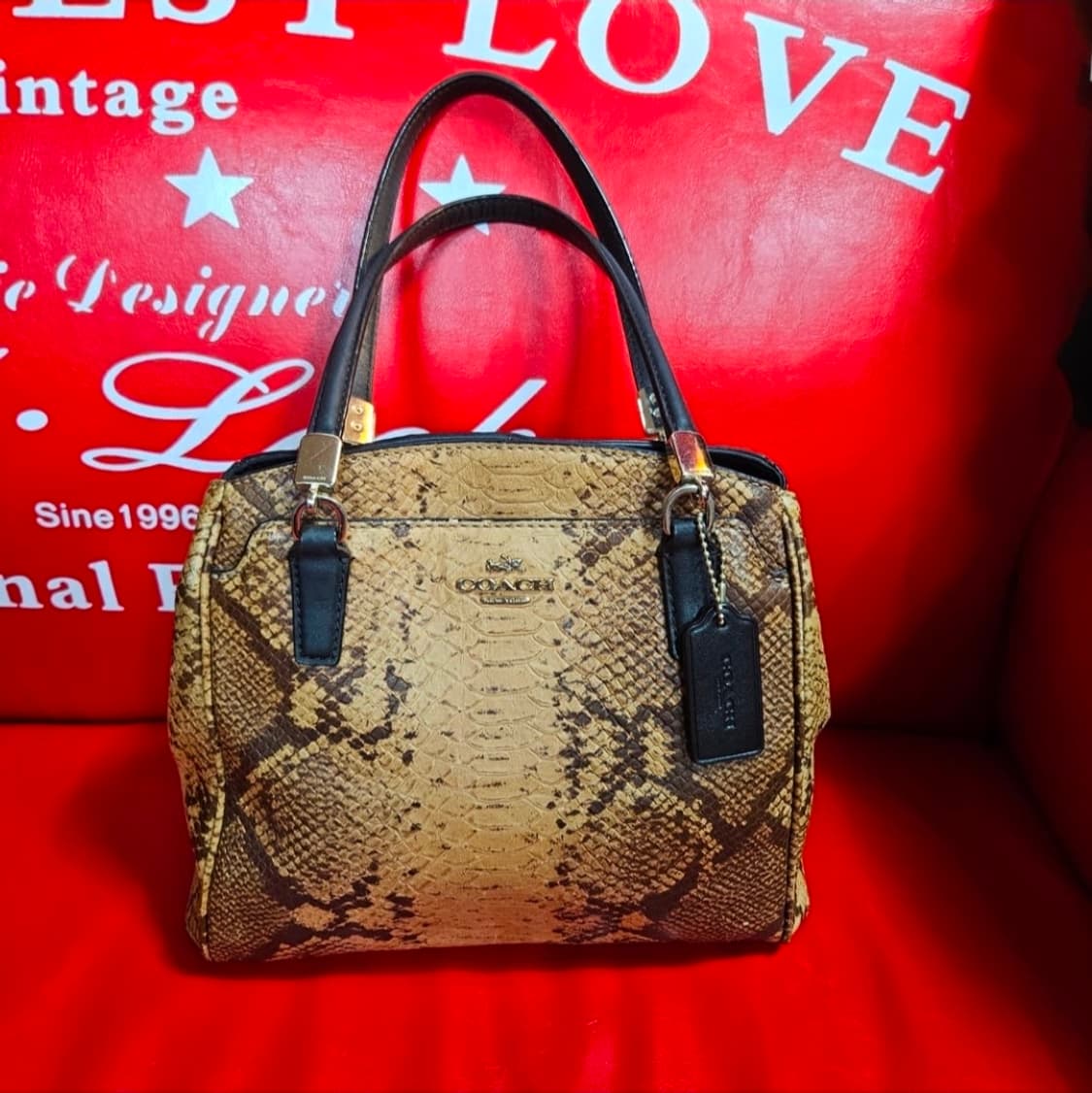 코치(COACH) 파이톤 미네타 엠보싱 가죽 토트백 상품이미지1
