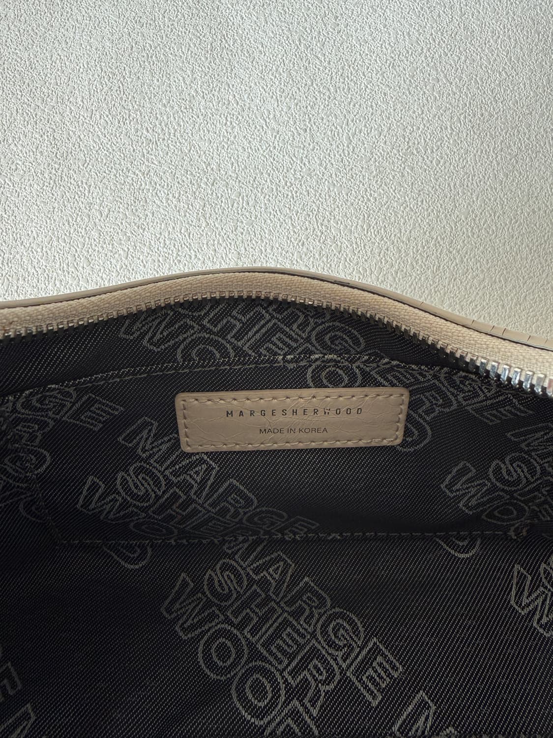 마지셔우드(MARGESHERWOOD) 레더 숄더백 상품이미지8