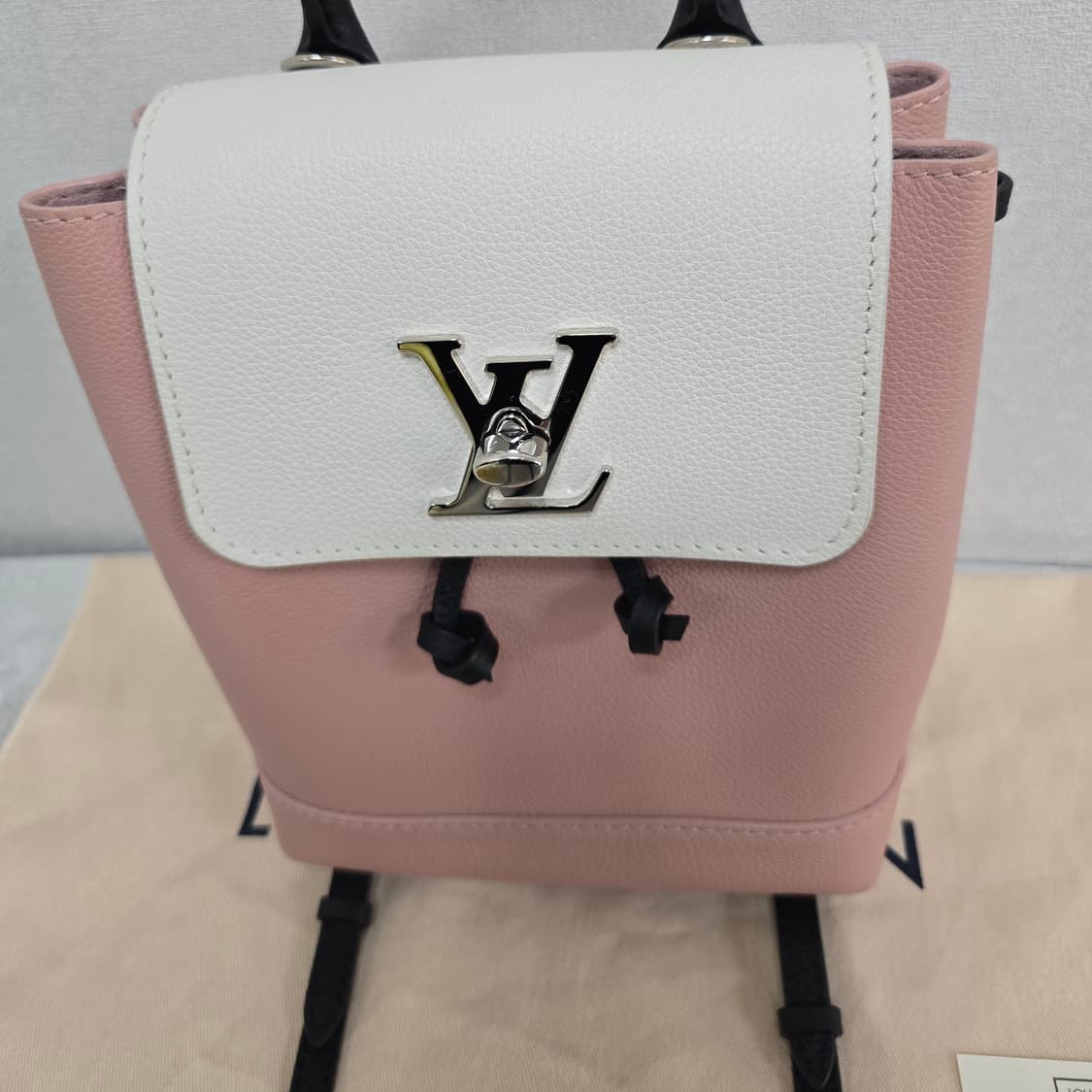 루이비통 락미 백팩 핑크 미니 판매 상품이미지3