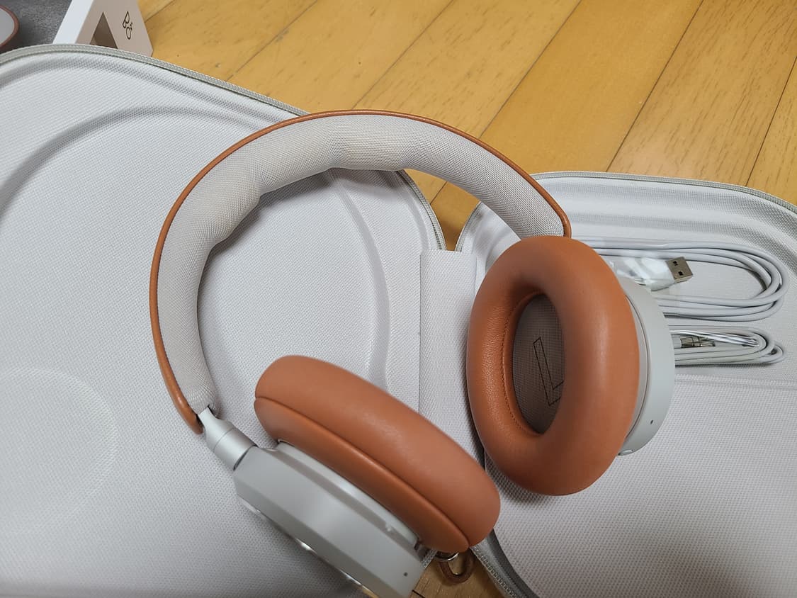 뱅앤올룹슨 Beoplay HX 팀버 무선 헤드폰 상품이미지7