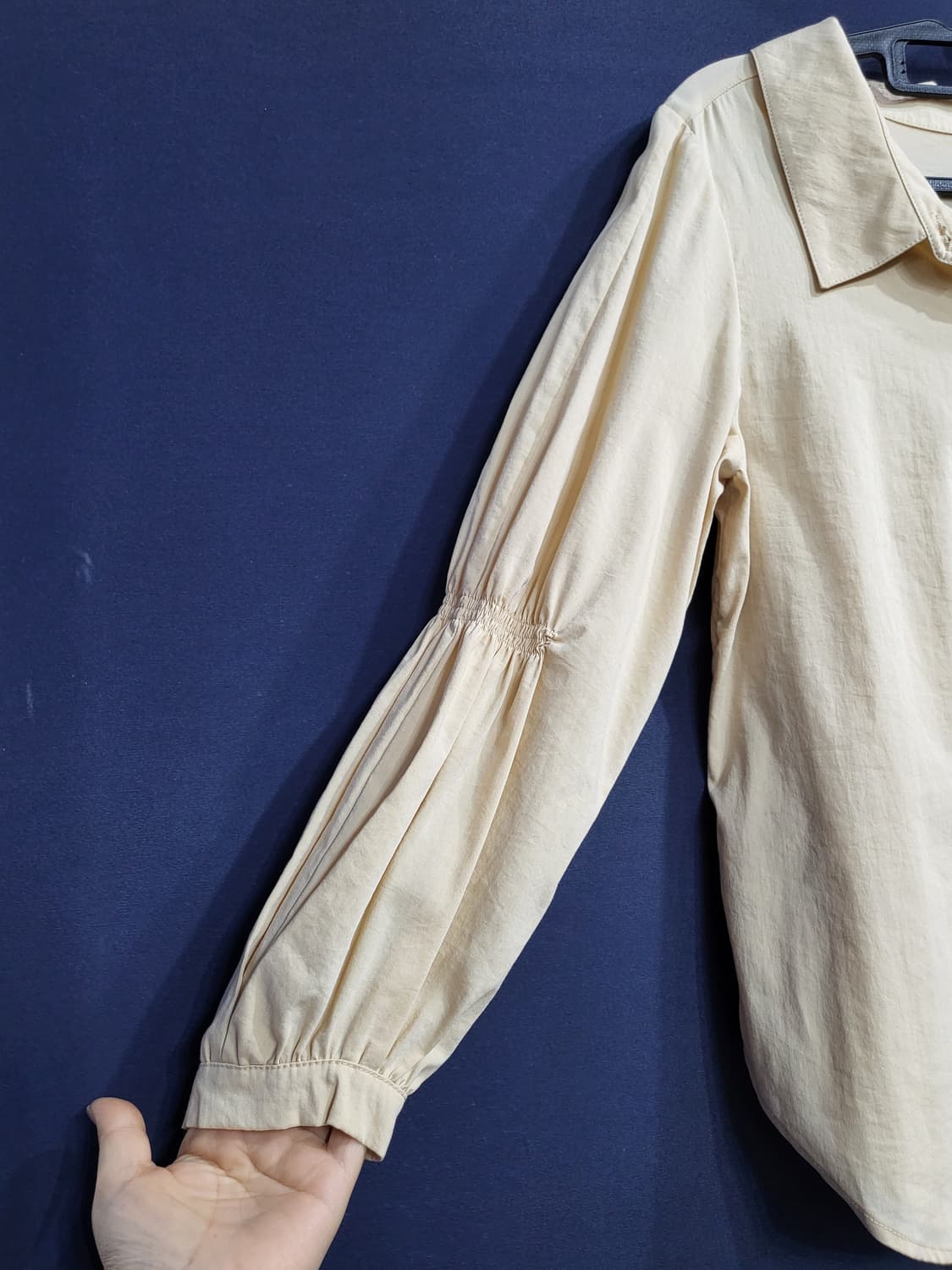 나이스클랍  소매셔링 블라우스 상품이미지3