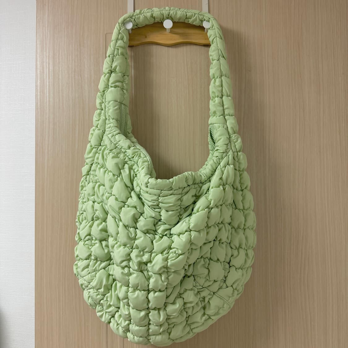 cos 코스 구름백 오버사이즈 그린 메론빵 상품이미지1