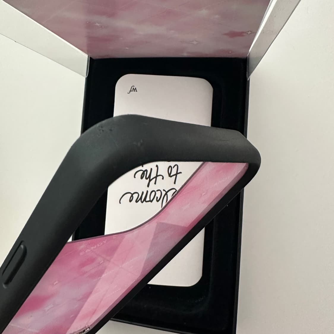 샌디리앙 와일드플라워 아이폰 15 케이스 상품이미지3