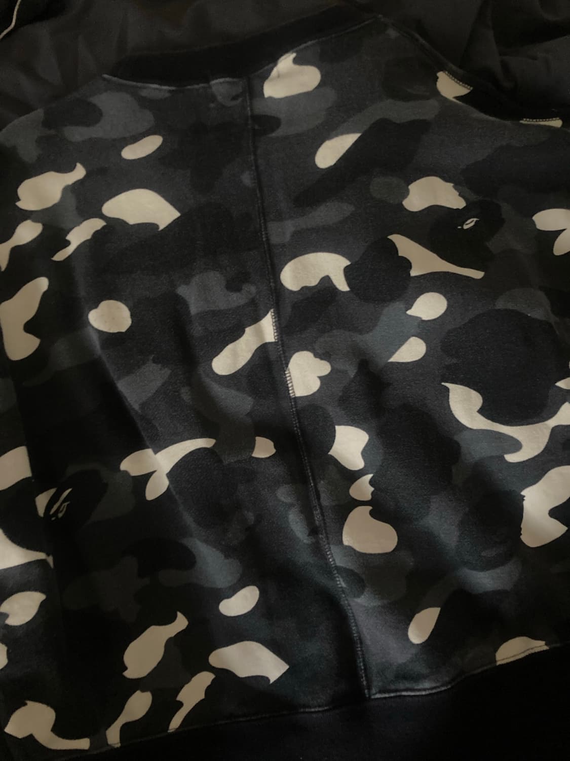 베이프 카모 샤크 크롭맨투맨 OS 상품이미지3