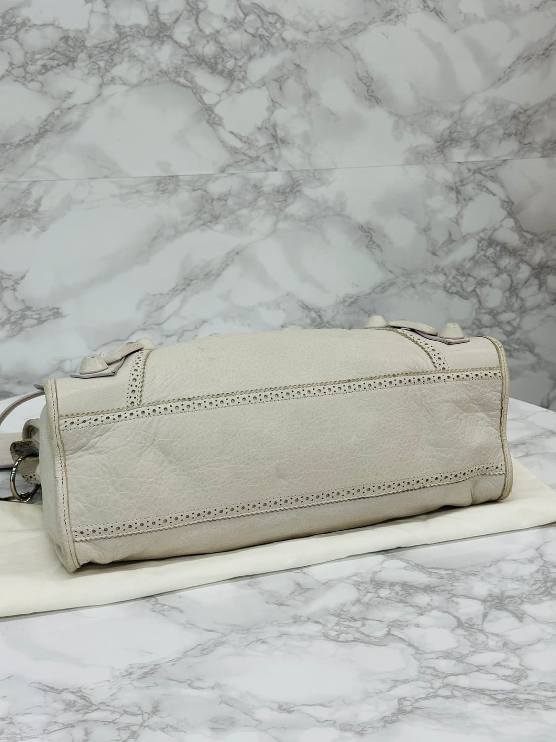 발렌시아가 자이언트 모터 시티백 화이트 상품이미지8