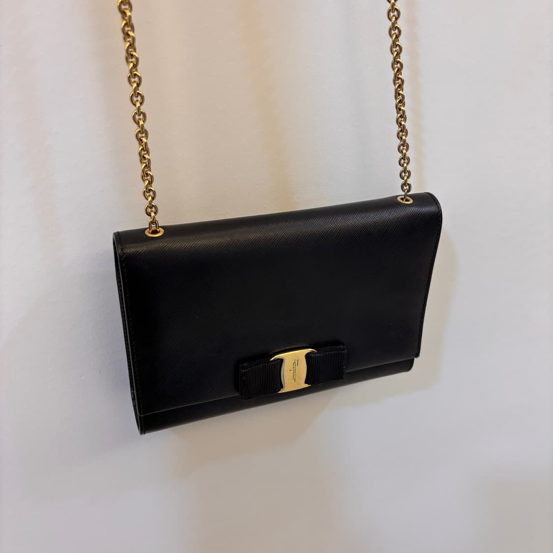 페라가모 체인 크로스백 상품이미지1