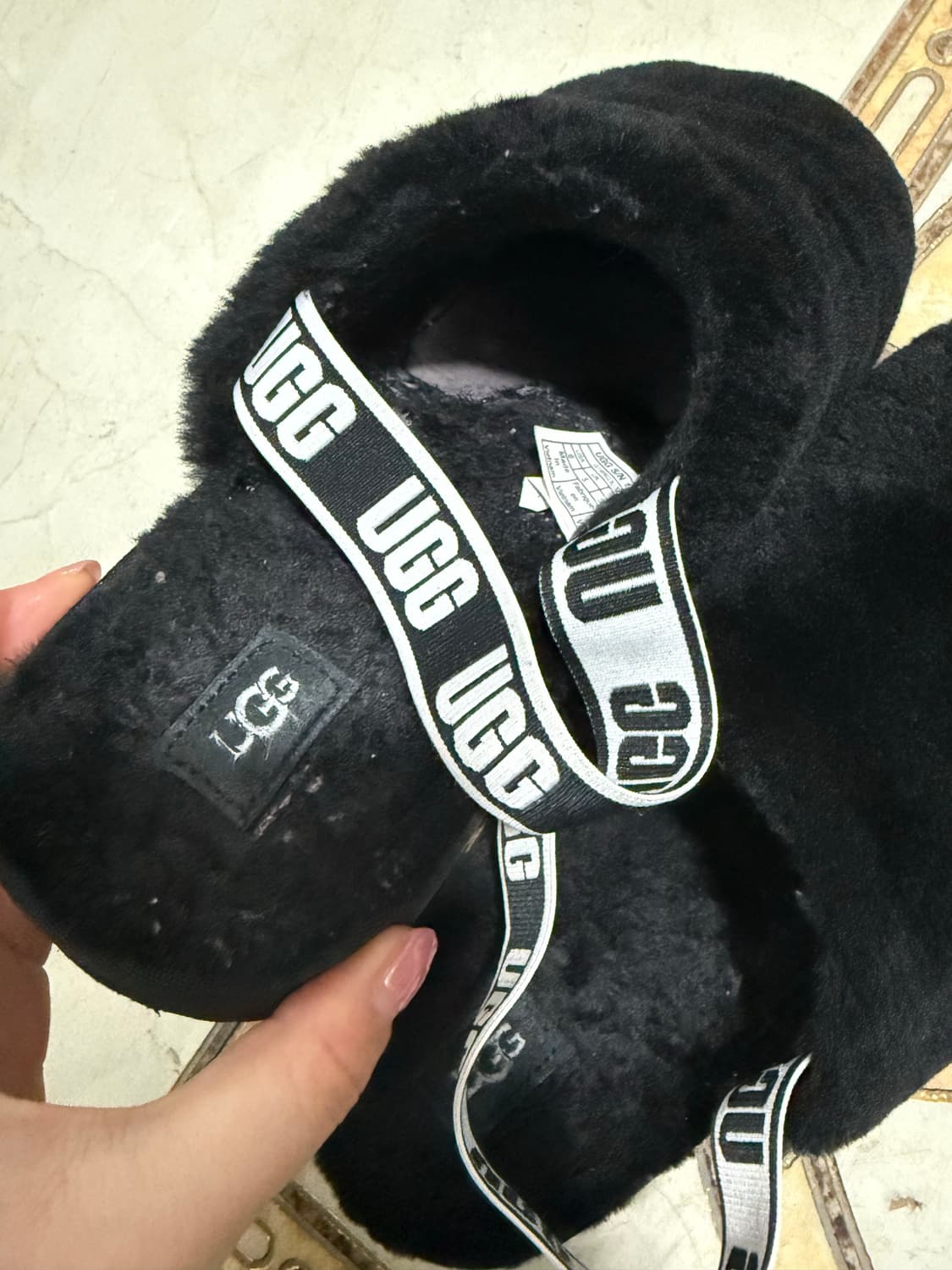 어그 플러프 예 클로그 블랙 상품이미지2