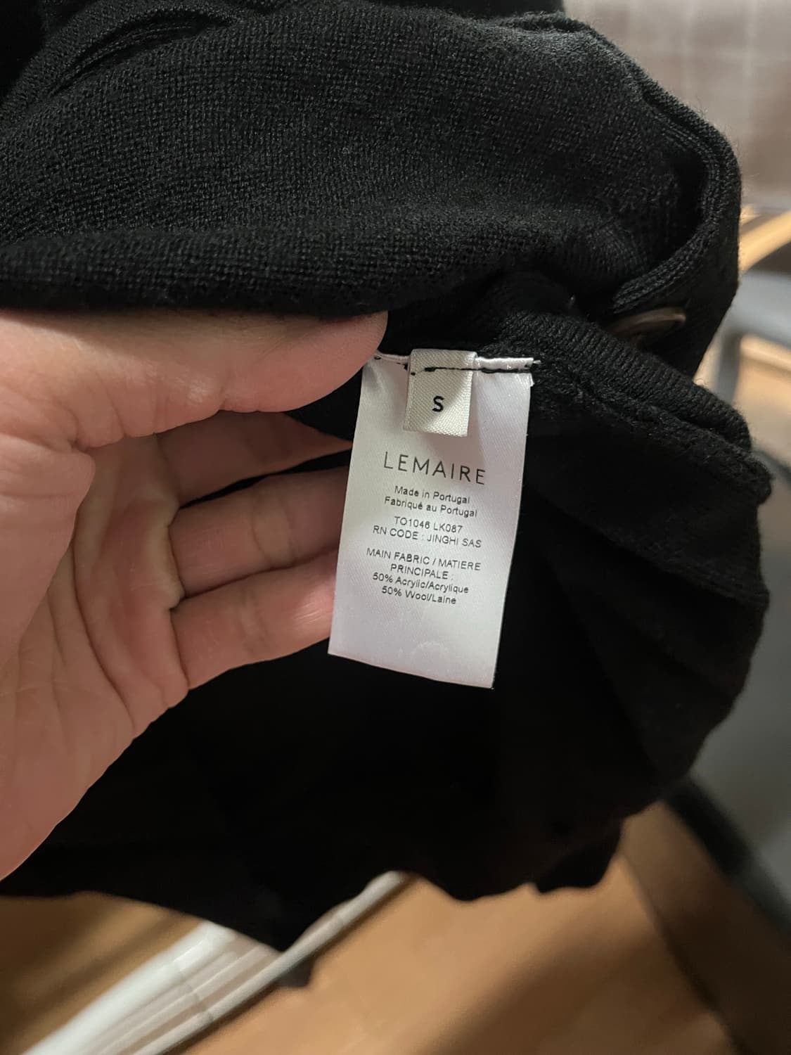 르메르 컨버터블 가디건 블랙 S 팝니다 상품이미지5