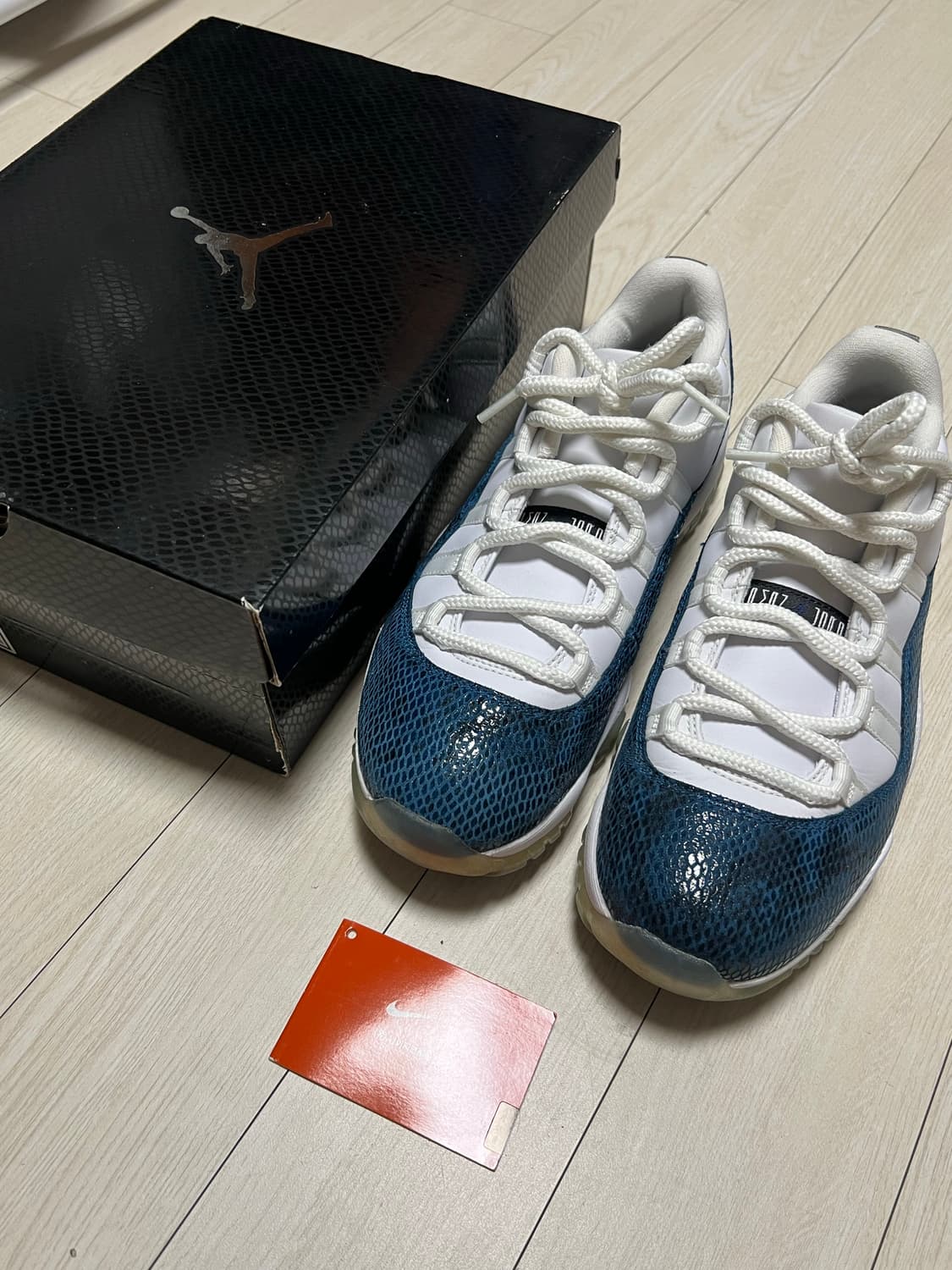 조던 11 레트로 로우 블루 스네이크스킨 남뱀 260 상품이미지9