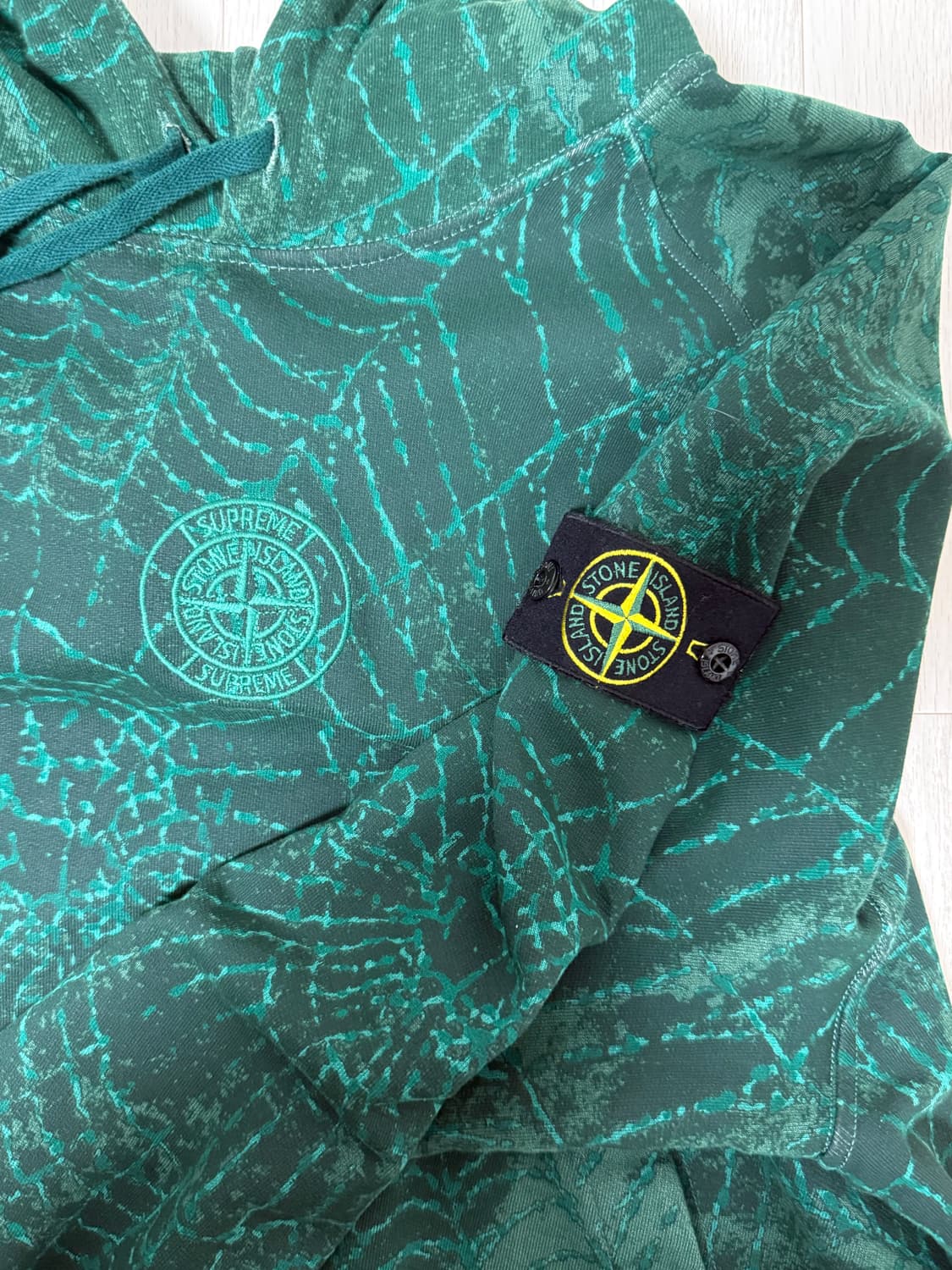 슈프림 스톤아일랜드 후디 M 상품이미지3