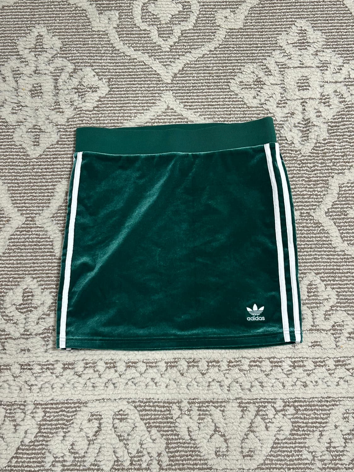 아디다스 벨벳 미니스커트 상품이미지1