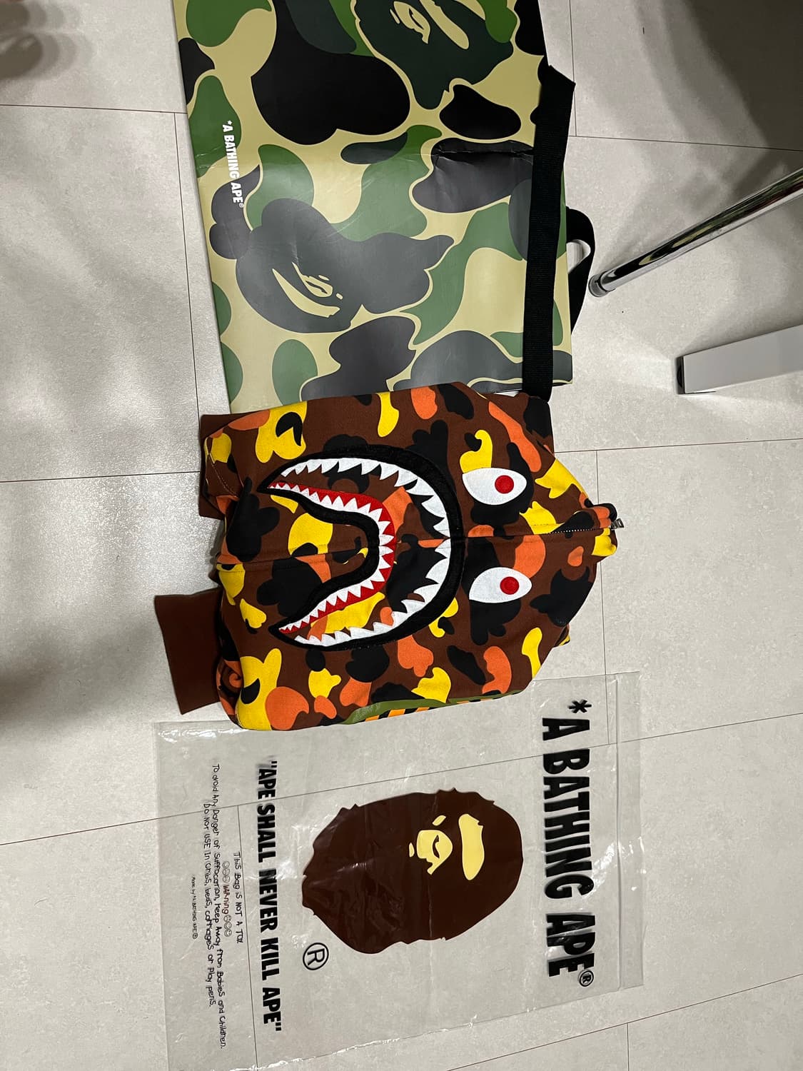 새상품) 베이프Bape xxl샤크후드집업 팝니다!! 상품이미지1