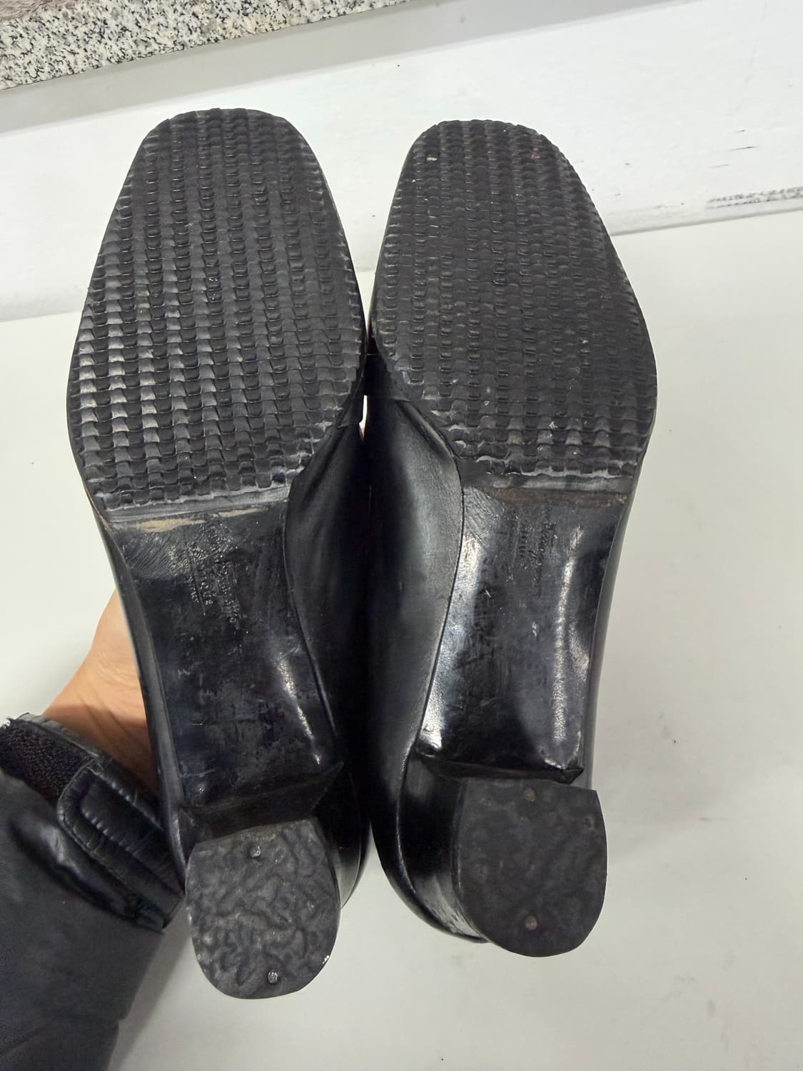 정품) 페라가모 여성 간치니 로퍼 구두 6(230) 상품이미지10