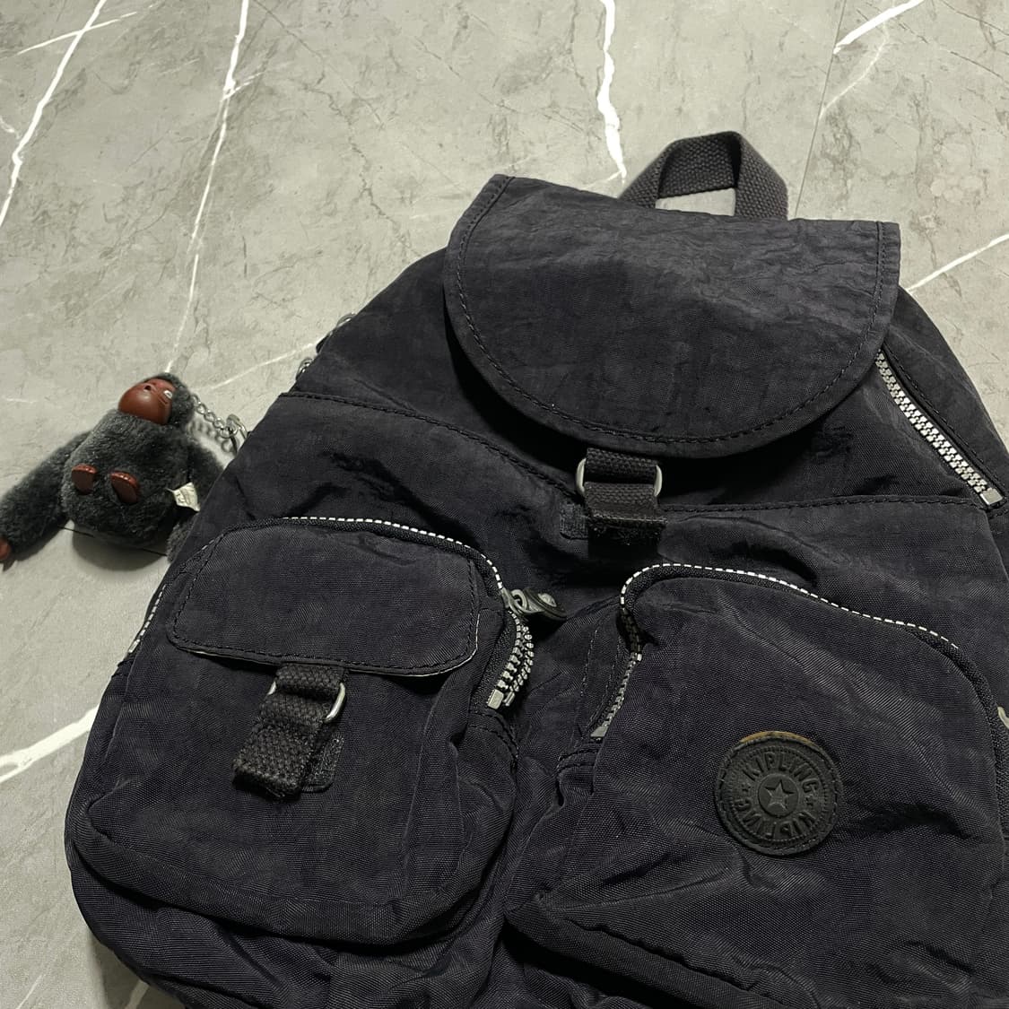 팔로워 특가 키플링 네이비 고릴라 키링 미니 백팩 가방  상품이미지3