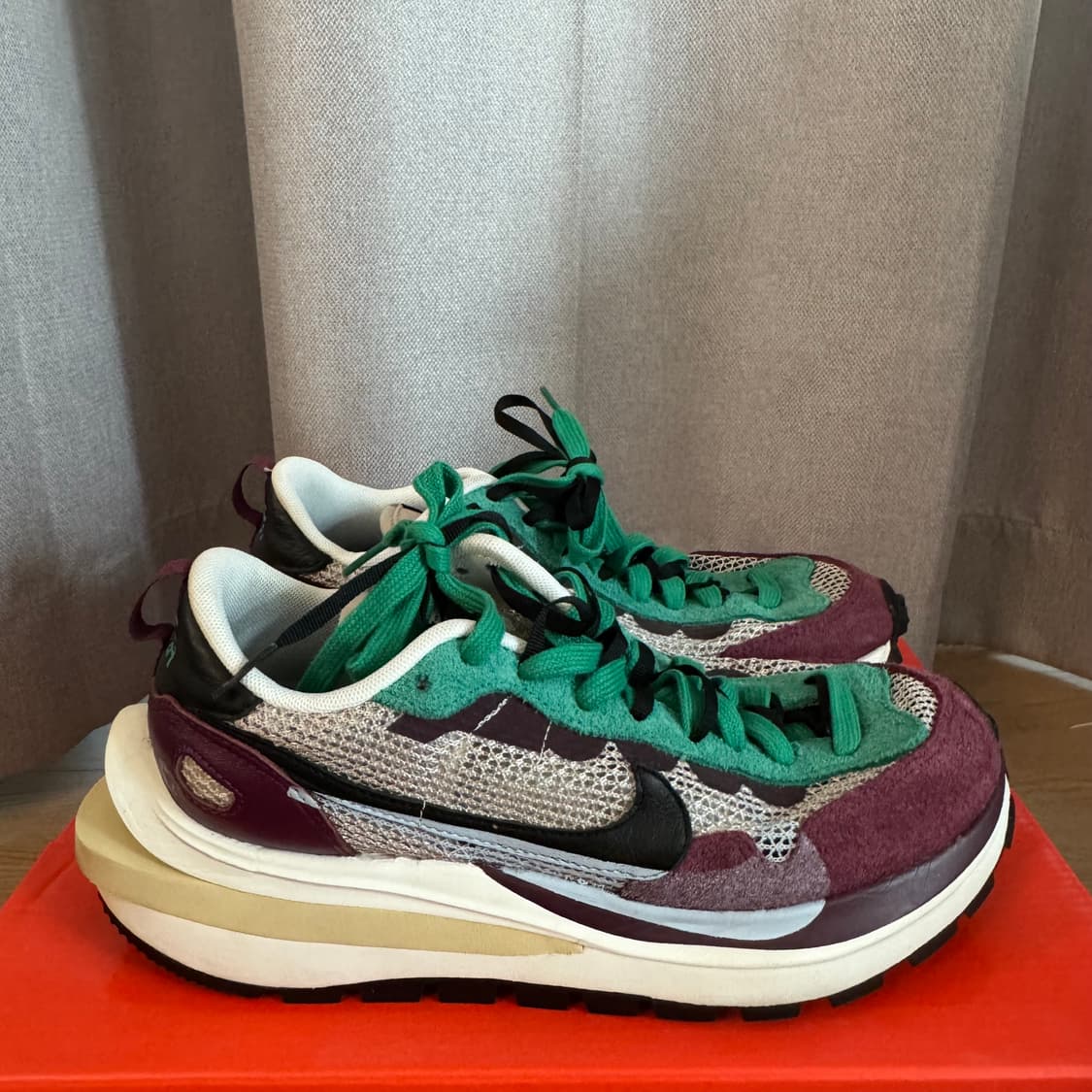 나이키 사카이 베이퍼와플 버건디 255사이즈 판매 상품이미지3