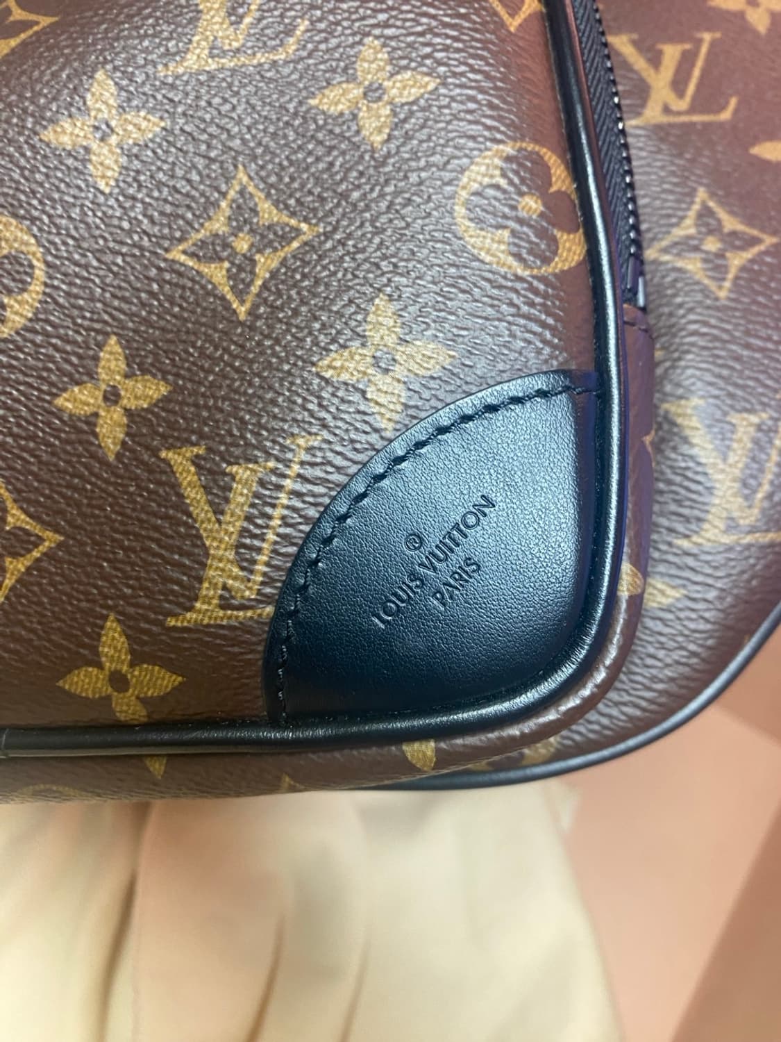 루이비통 크리스토퍼 범백 모노그램 마카사르 m45337 벨트백 힙색 상품이미지4