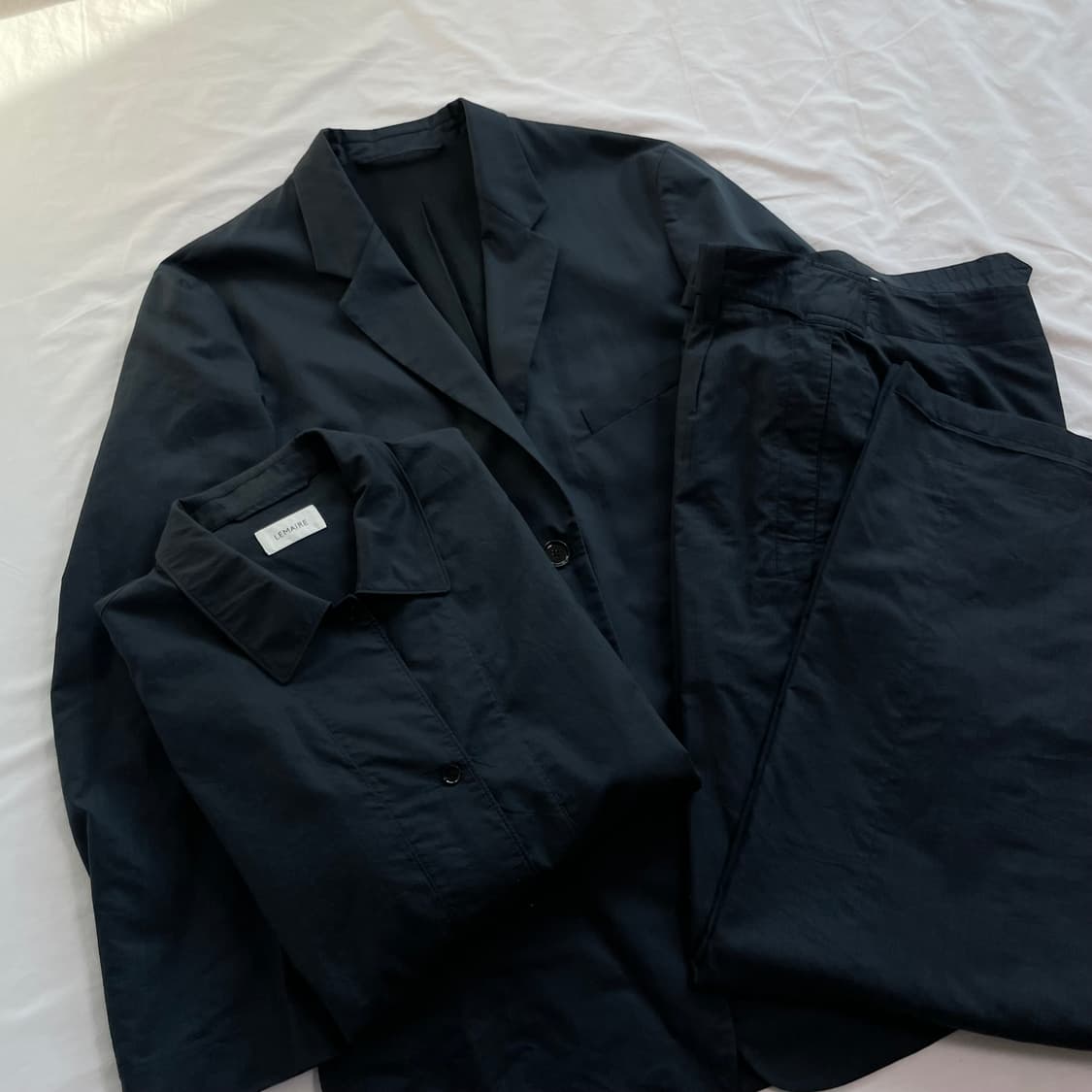 르메르 실크 포플린 3PS 셋업 다크네이비 상품이미지1