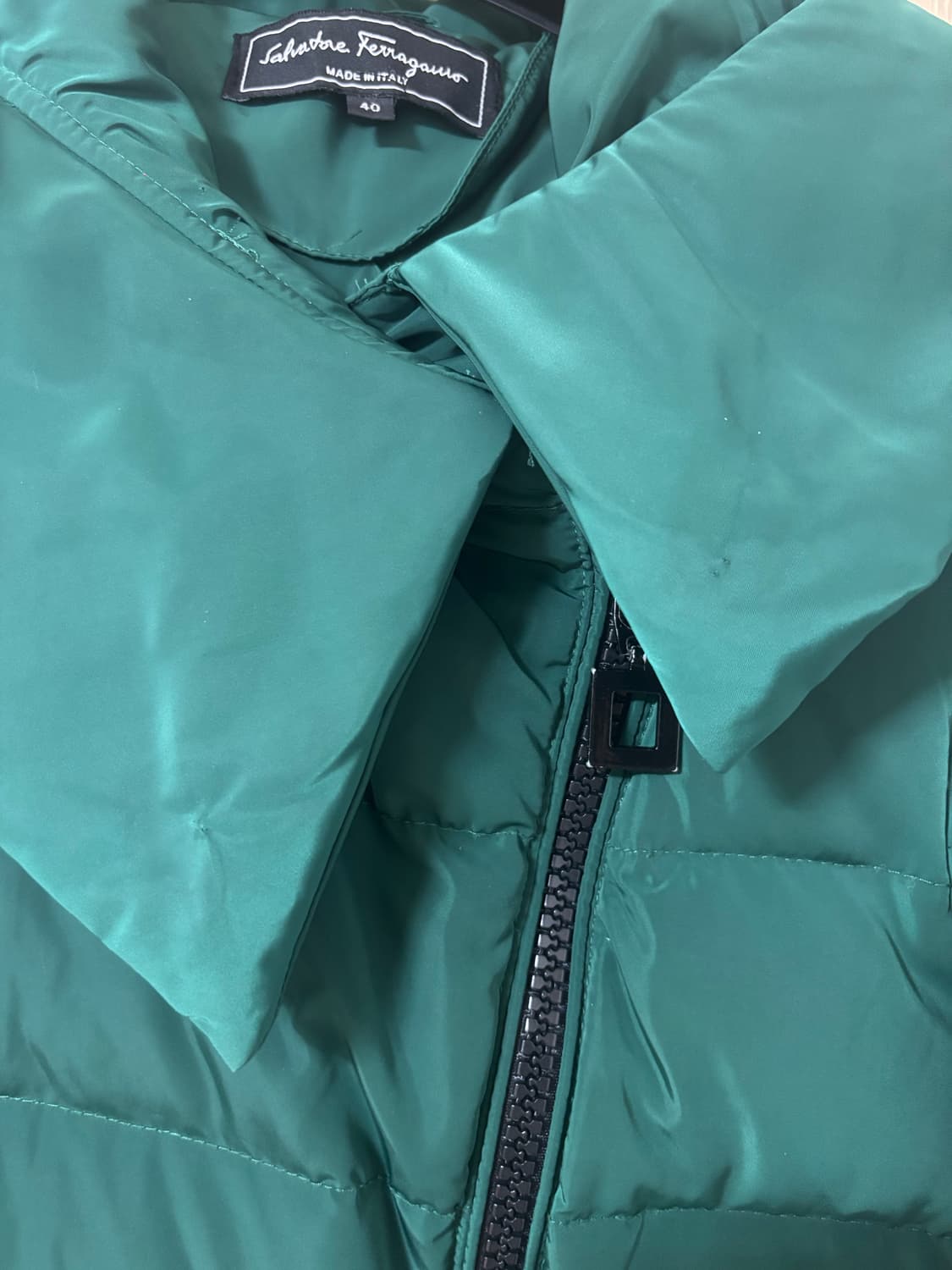 살바토레 페라가모 여성 패딩 점퍼 그린 상품이미지3