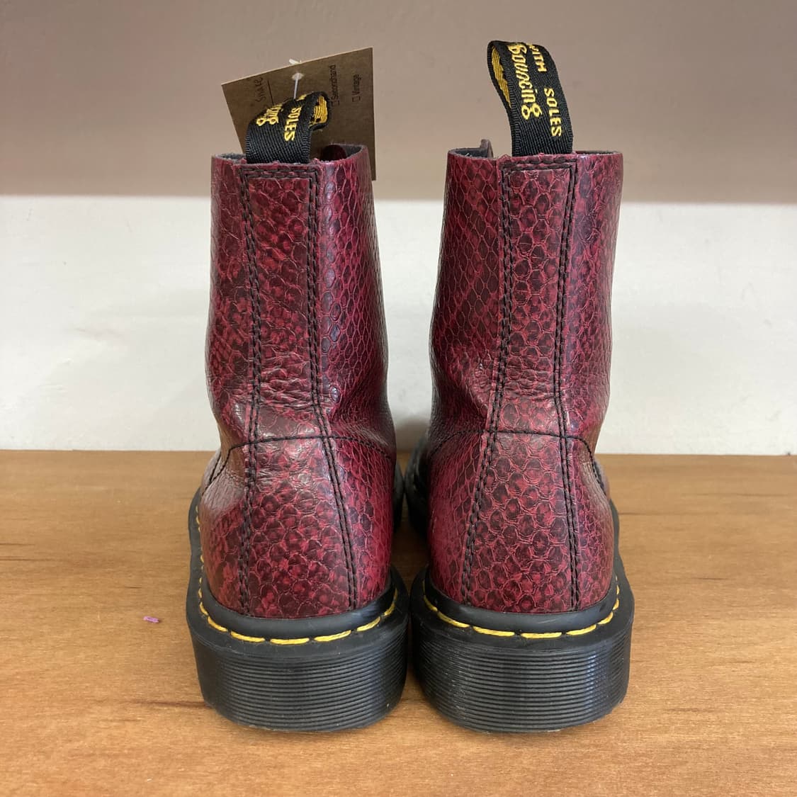 닥터마틴 1460 ‘버건디 스네이크’ 상품이미지4