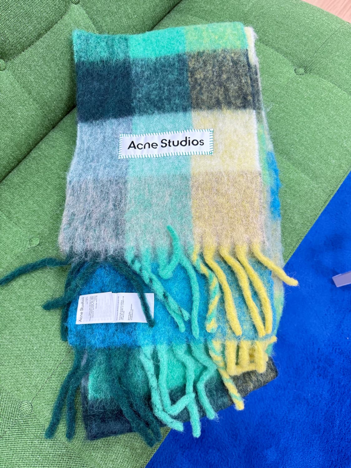 아크네 스튜디오 머플러 상품이미지1