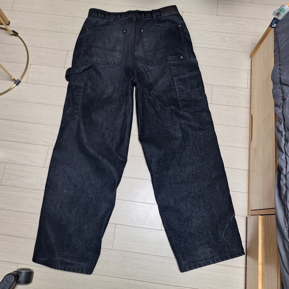 1)에모스탠스클럽 벨벳 레더 패널 배기 카팬터 진 블랙 상품이미지3