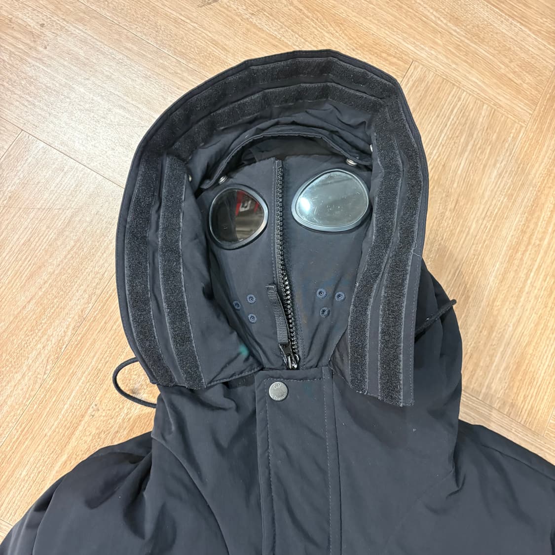 씨피컴퍼니 방독면 페이스 가드 고글 블랙 롱 다운 자켓 상품이미지6