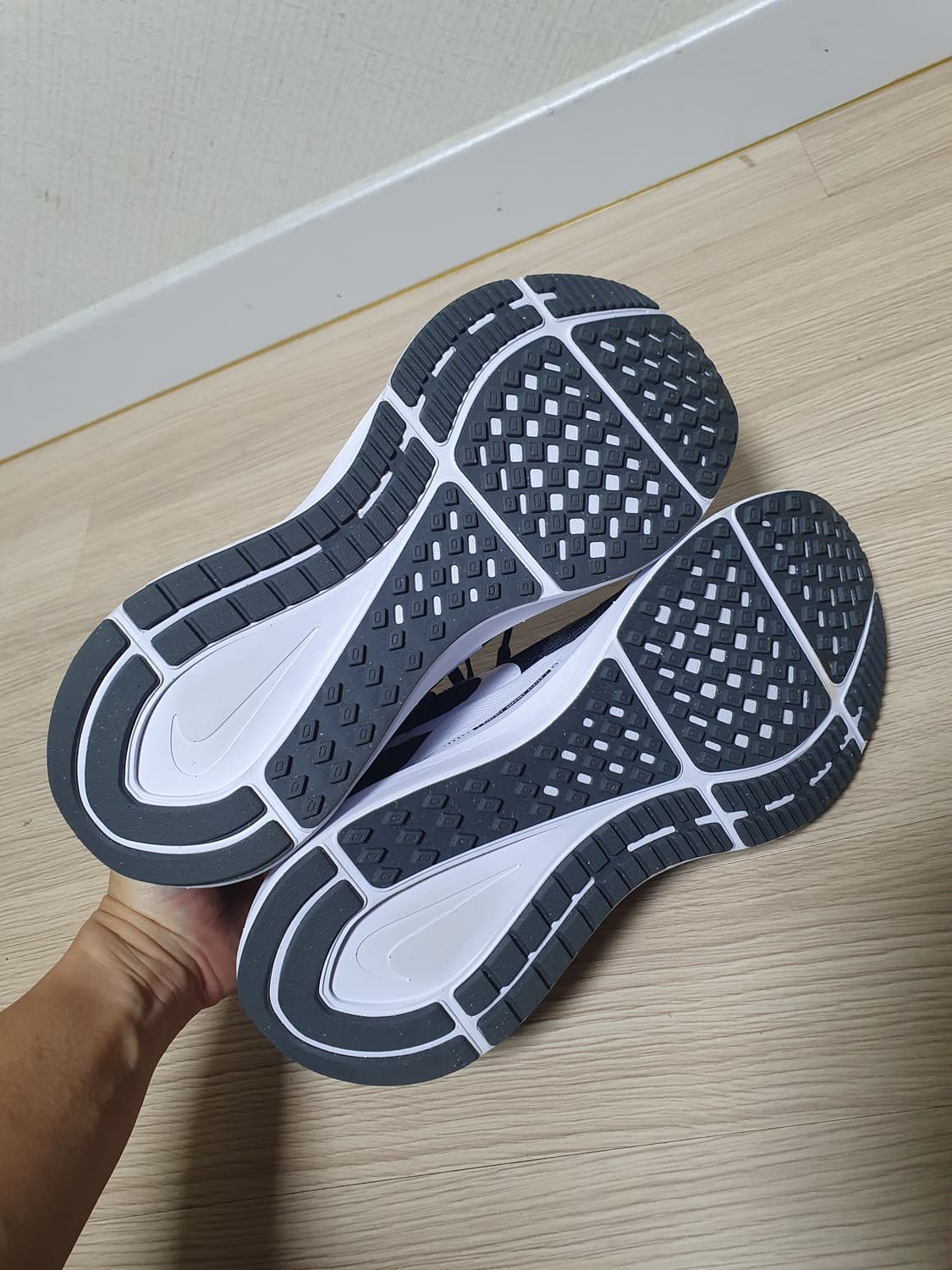 나이키 스트럭처 25 운동화 270 상품이미지6