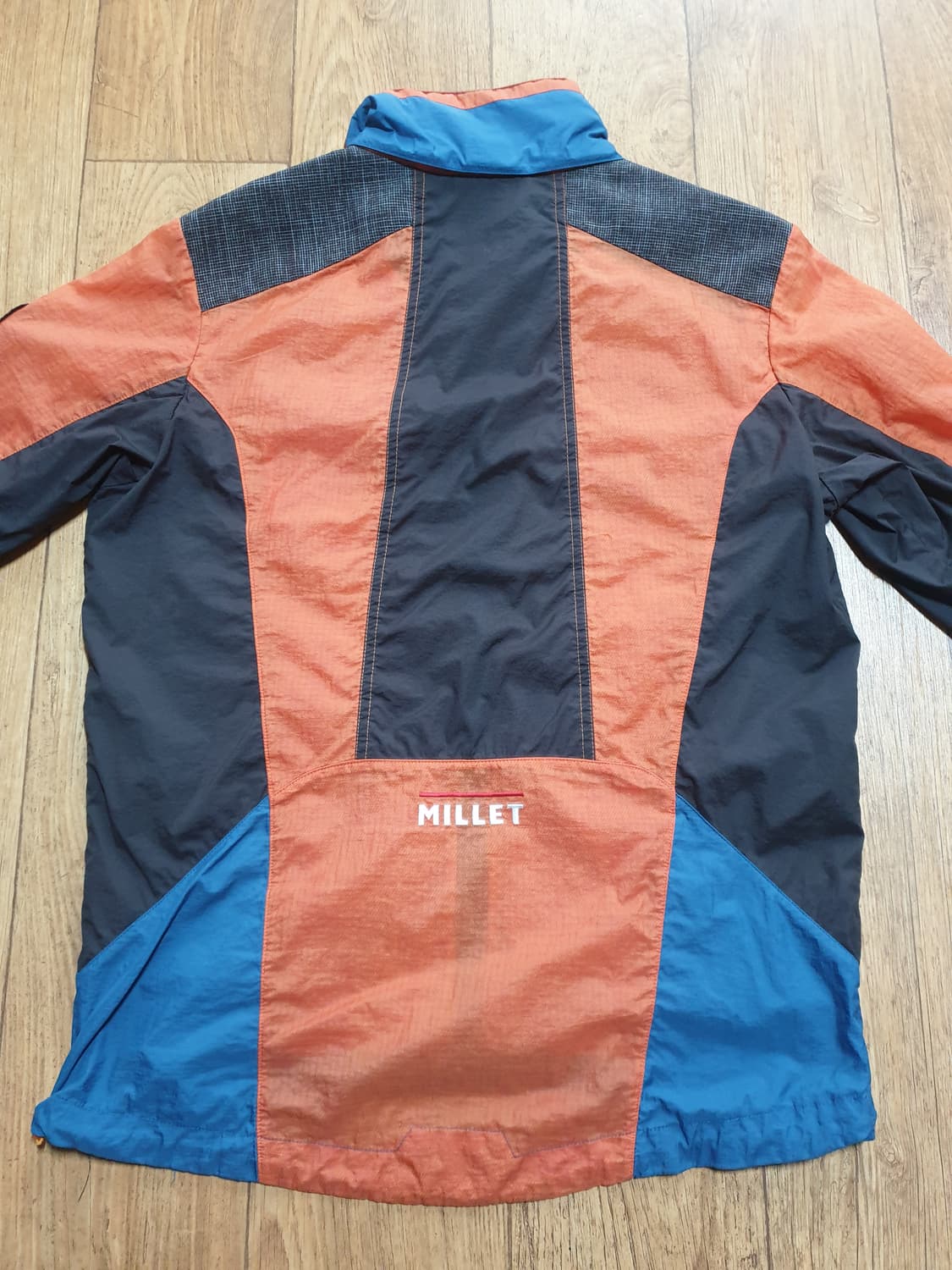 1117 밀레 아웃도어 바람막이 95 사이즈입니다 상품이미지5