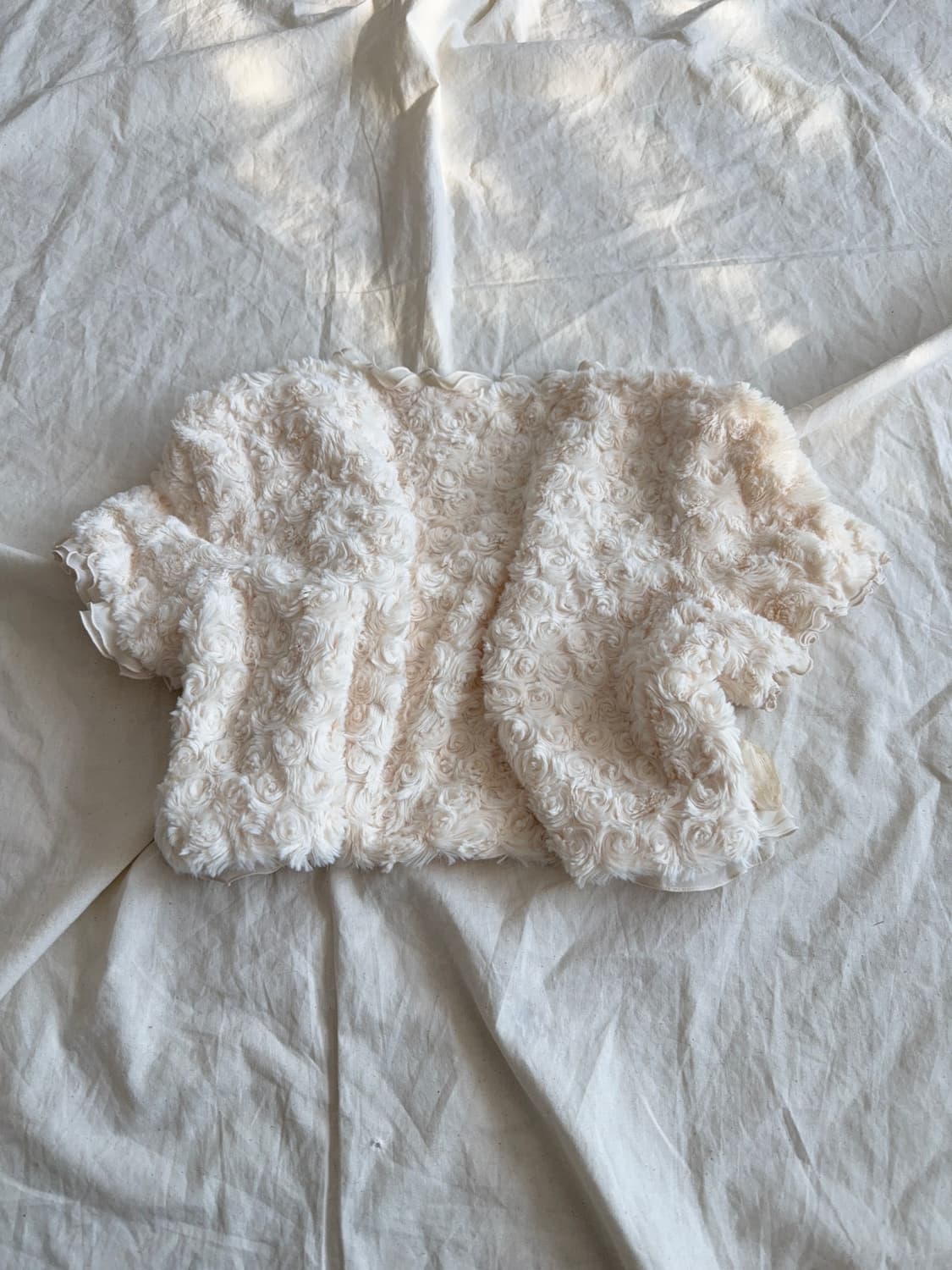 엑시즈팜 라이트베이지 엔틱 페어리 크롭 퍼 볼레로 상품이미지5