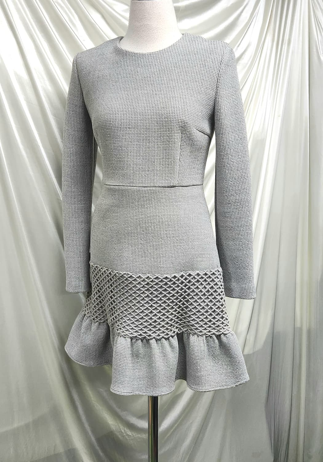 SISLEY 오리지널 니트 플레어 드레스🤍 허리라인 착붙 실루엣
 상품이미지4