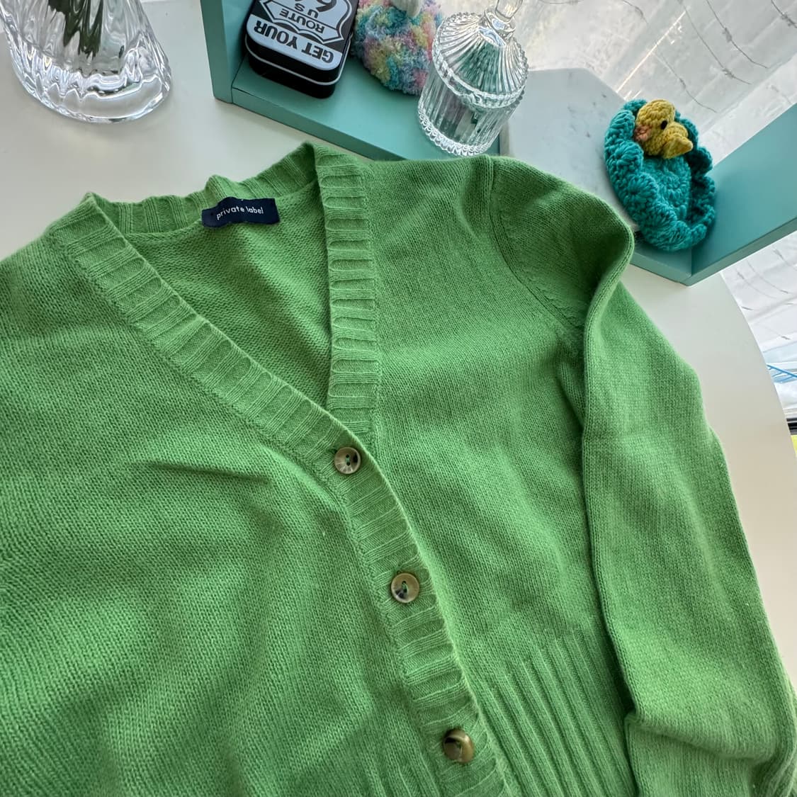 연두 브이넥 단추 보들 모 니트 가디건 상품이미지1